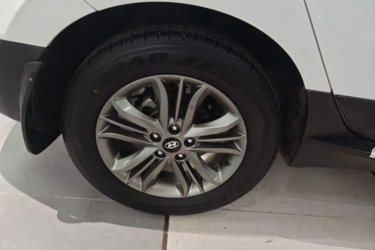 Used Hyundai ix35 2015 2.0L Automatic 2WD Smart Version China V Standard Right Rear Wheel Hub