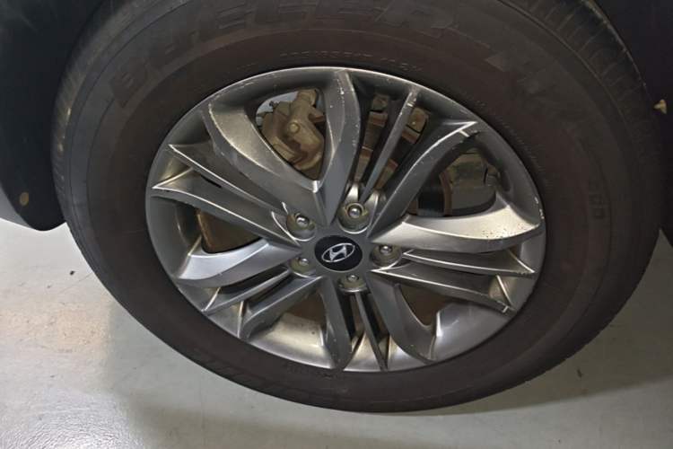 Used Hyundai ix35 2015 2.0L Automatic 2WD Smart Type China IV Right Rear Wheel Hub