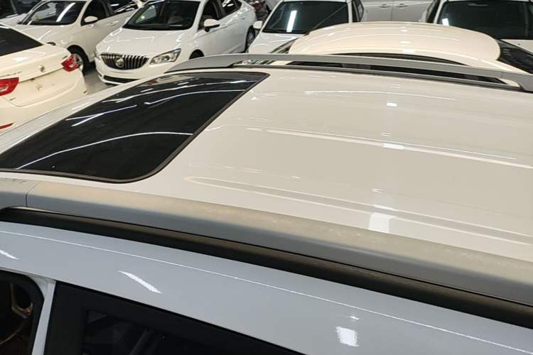 Used Hyundai ix35 2015 2.0L Automatic 2WD Smart Type China IV Roof
