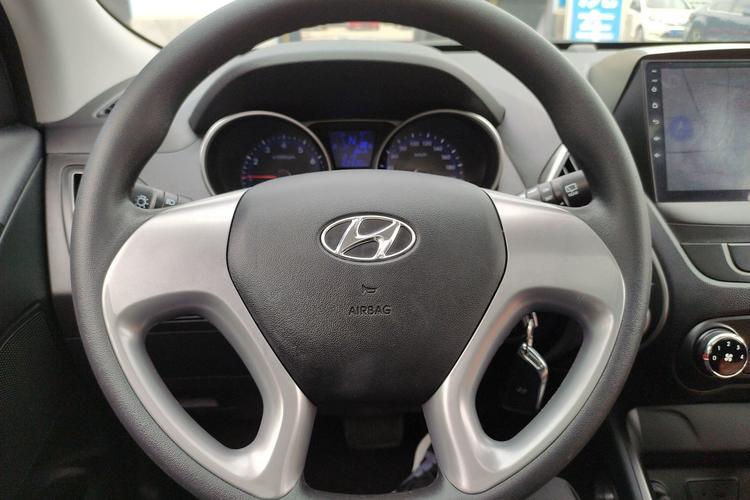Used Hyundai ix35 2015 2.0L Automatic 2WD Comfort Edition China V Standard Steering Wheel