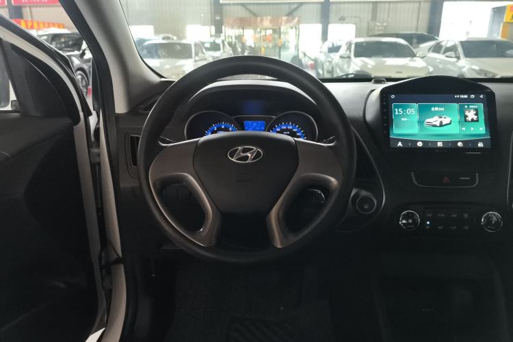 Used Hyundai ix35 2015 2.0L Automatic 2WD Comfort Edition China IV Standard Steering Wheel