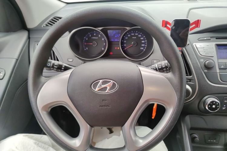 Used Hyundai ix35 2015 2.0L Automatic 2WD Comfort Edition China V Standard Steering Wheel
