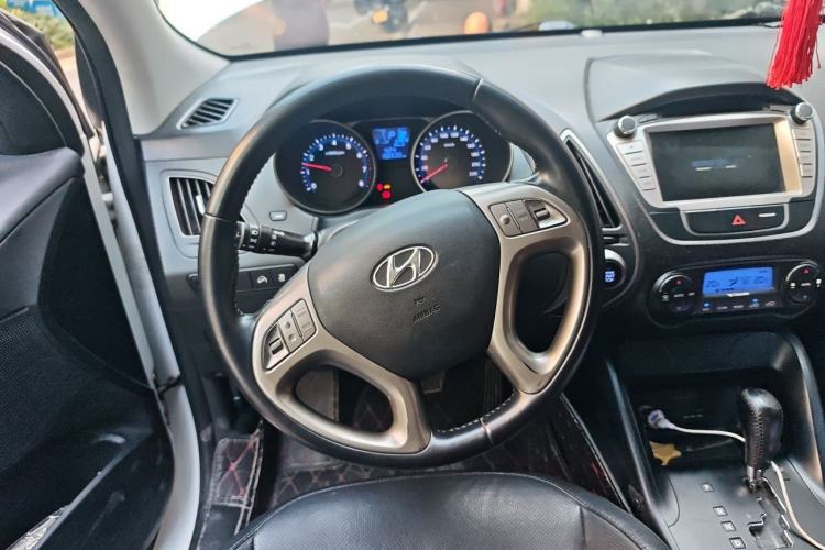 Used Hyundai ix35 2015 2.0L Automatic 2WD Smart Type China IV Steering Wheel