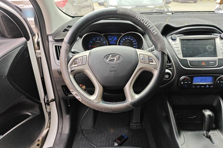 Used Hyundai ix35 2015 2.0L Automatic 2WD Smart Type China IV Steering Wheel