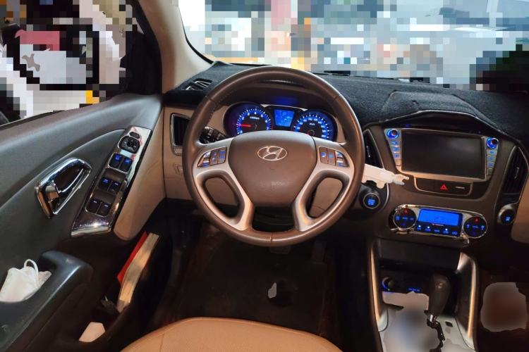Used Hyundai ix35 2015 2.0L Automatic 2WD Smart Type China IV Steering Wheel