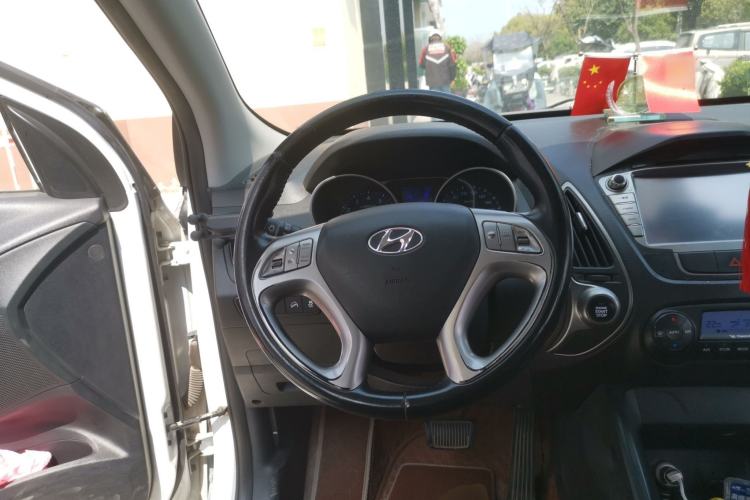 Used Hyundai ix35 2015 2.0L Automatic 2WD Smart Type China IV Steering Wheel