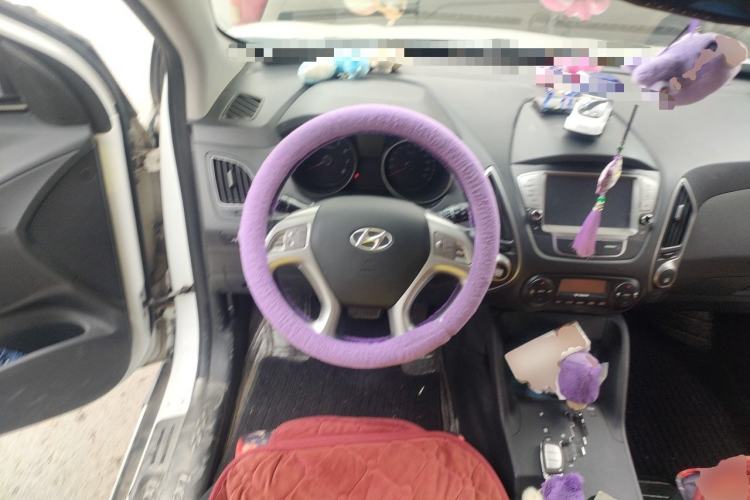 Used Hyundai ix35 2015 2.0L Automatic 2WD Smart Type China IV Steering Wheel