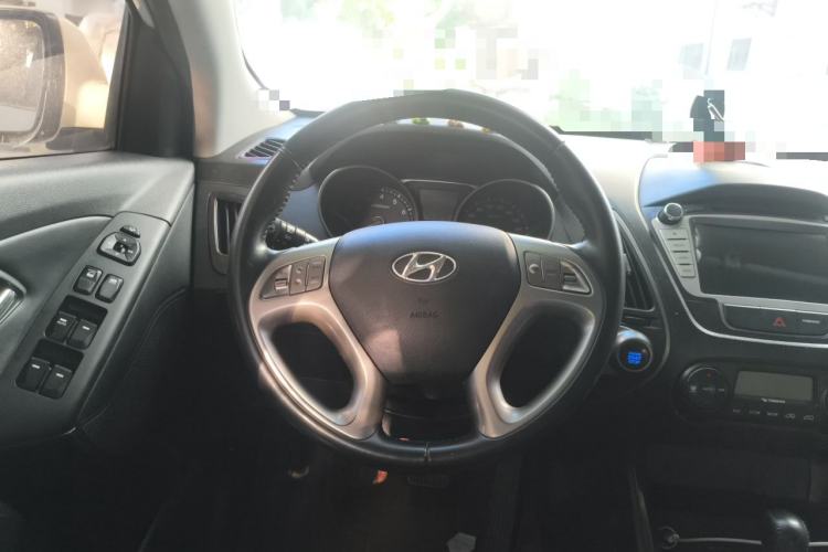 Used Hyundai ix35 2015 2.0L Automatic 2WD Smart Type China IV Steering Wheel