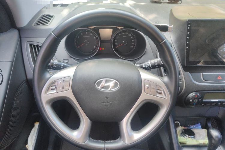 Used Hyundai ix35 2015 2.0L Automatic 2WD Smart Type China IV Steering Wheel