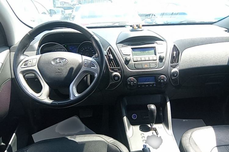Used Hyundai ix35 2015 2.0L Automatic 2WD Smart Type China IV Steering Wheel