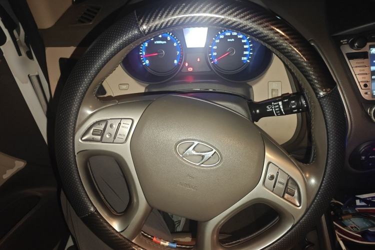 Used Hyundai ix35 2015 2.0L Automatic 2WD Smart Version China V Standard Steering Wheel