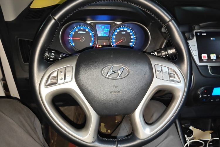 Used Hyundai ix35 2015 2.0L Automatic 2WD Smart Type China IV Steering Wheel