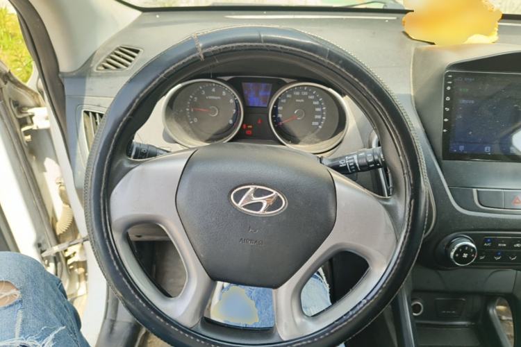 Used Hyundai ix35 2015 2.0L Manual Two-Wheel Drive Comfort Version China IV Standard Steering Wheel
