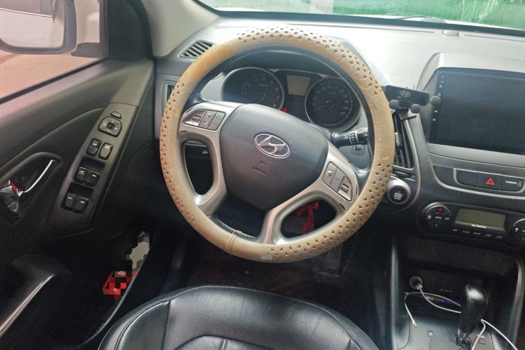 Used Hyundai ix35 2015 2.0L Automatic 2WD Smart Type China IV Steering Wheel