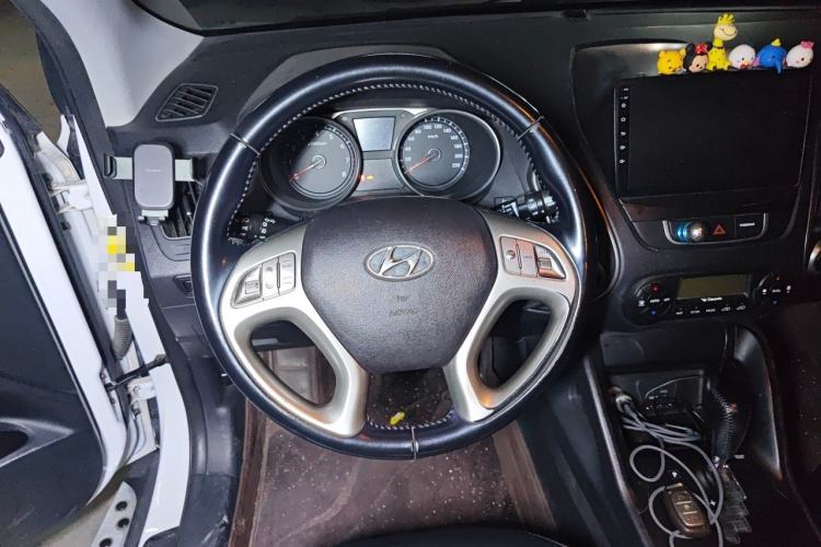 Used Hyundai ix35 2015 2.0L Automatic 2WD Smart Version China V Standard Steering Wheel