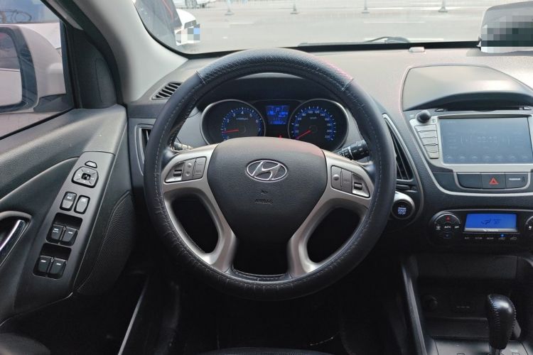 Used Hyundai ix35 2015 2.0L Automatic 2WD Smart Type China IV Steering Wheel
