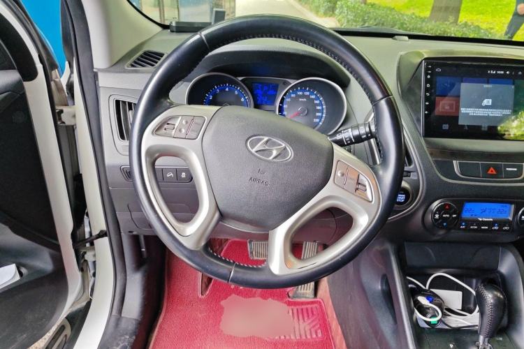 Used Hyundai ix35 2015 2.0L Automatic 2WD Smart Type China IV Steering Wheel