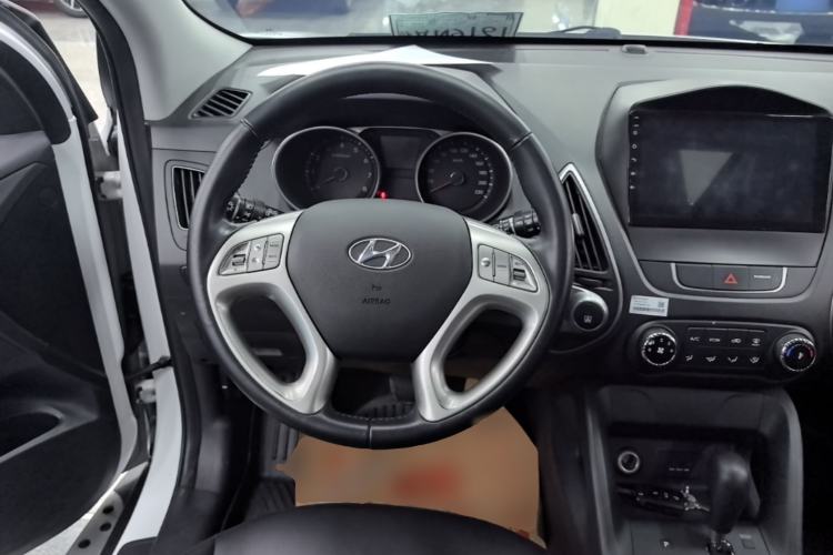 Used Hyundai ix35 2015 2.0L Automatic 2WD Comfort Edition China V Standard Steering Wheel