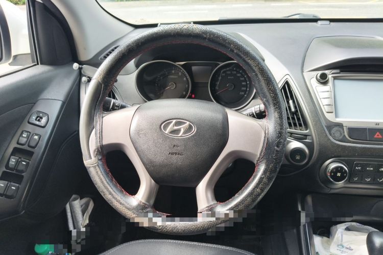 Used Hyundai ix35 2015 2.0L Automatic 2WD Comfort Edition China IV Standard Steering Wheel
