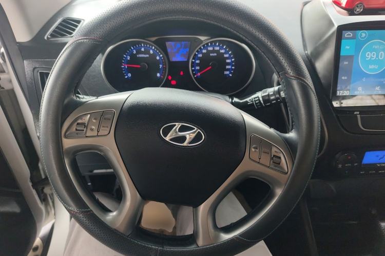 Used Hyundai ix35 2015 2.0L Automatic 2WD Smart Type China IV Steering Wheel