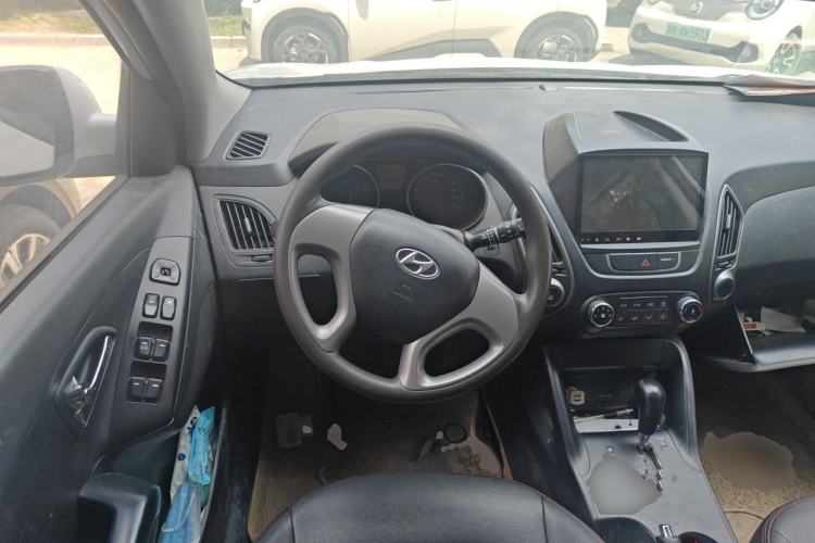Used Hyundai ix35 2015 2.0L Automatic 2WD Comfort Edition China IV Standard Steering Wheel