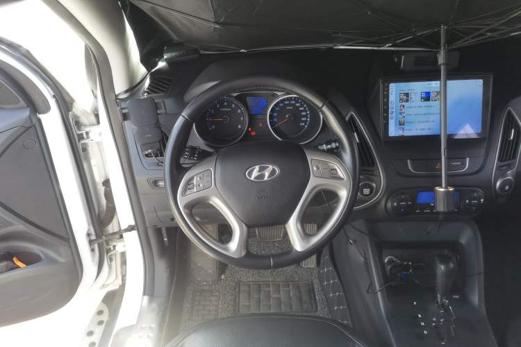 Used Hyundai ix35 2015 2.0L Automatic 2WD Smart Version China V Standard Steering Wheel