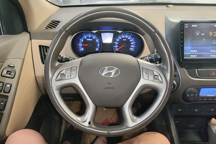 Used Hyundai ix35 2015 2.0L Automatic 2WD Smart Type China IV Steering Wheel