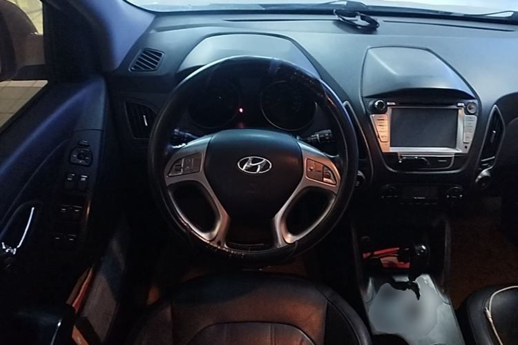 Used Hyundai ix35 2015 2.0L Automatic 2WD Smart Type China IV Steering Wheel
