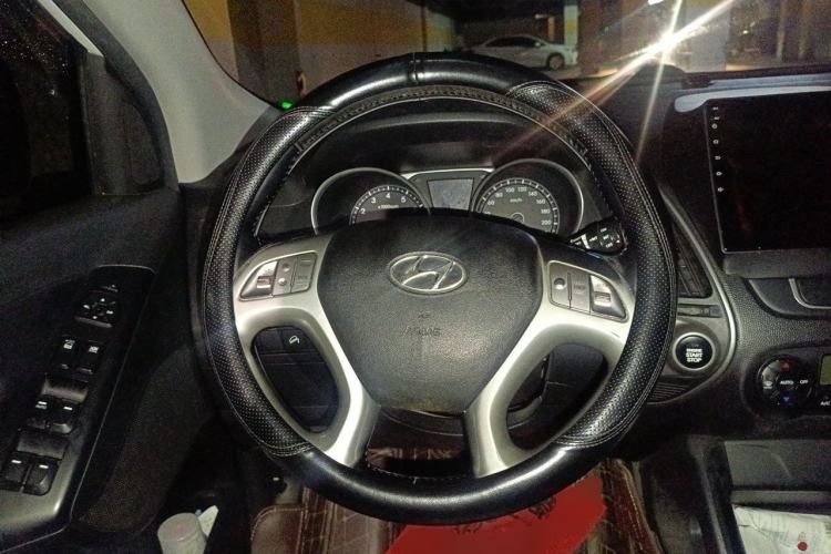 Used Hyundai ix35 2015 2.0L Automatic 2WD Smart Version China V Standard Steering Wheel