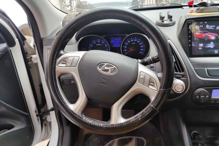 Used Hyundai ix35 2015 2.0L Automatic 2WD Smart Type China IV Steering Wheel
