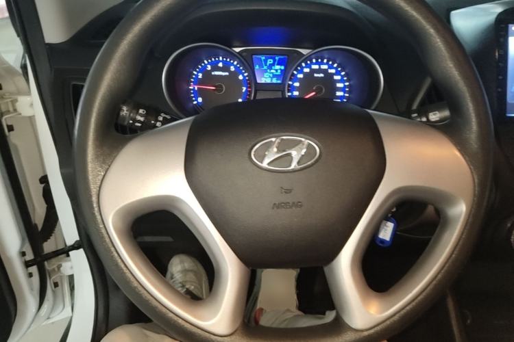Used Hyundai ix35 2015 2.0L Automatic 2WD Comfort Edition China V Standard Steering Wheel