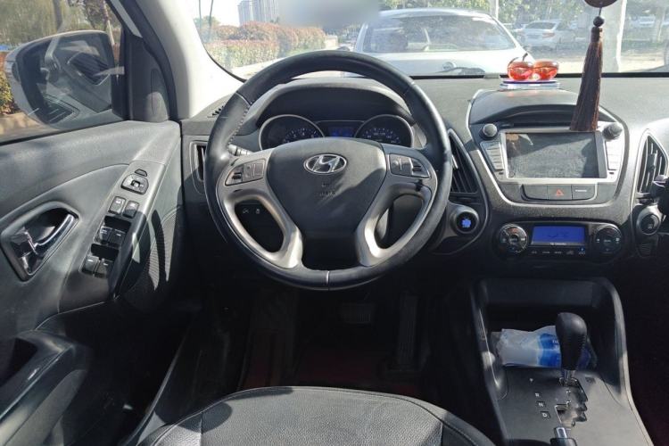 Used Hyundai ix35 2015 2.0L Automatic 2WD Smart Type China IV Steering Wheel