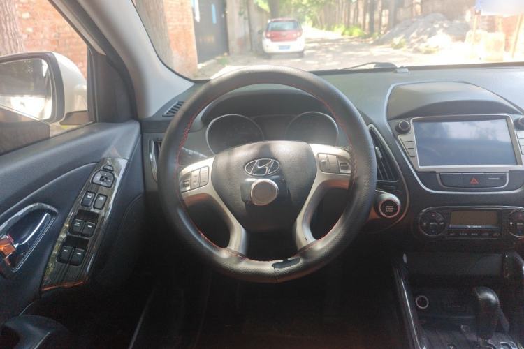 Used Hyundai ix35 2015 2.0L Automatic 2WD Smart Type China IV Steering Wheel