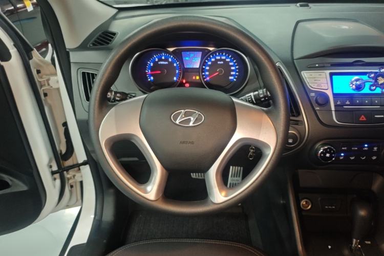 Used Hyundai ix35 2015 2.0L Automatic 2WD Comfort Edition China V Standard Steering Wheel