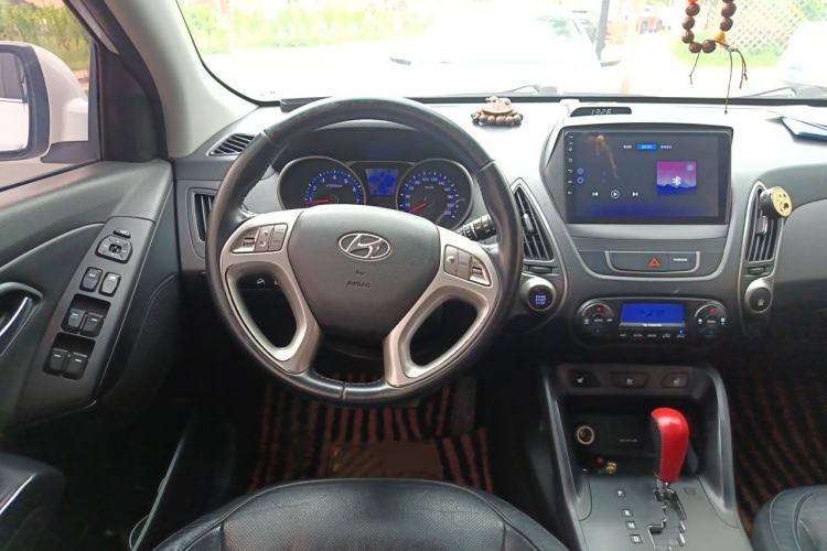 Used Hyundai ix35 2015 2.0L Automatic 2WD Smart Type China IV Steering Wheel