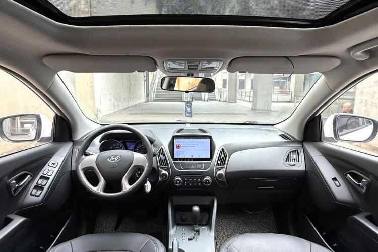 Used Hyundai ix35 2015 2.0L Automatic 2WD Comfort Edition China V Standard Steering Wheel
