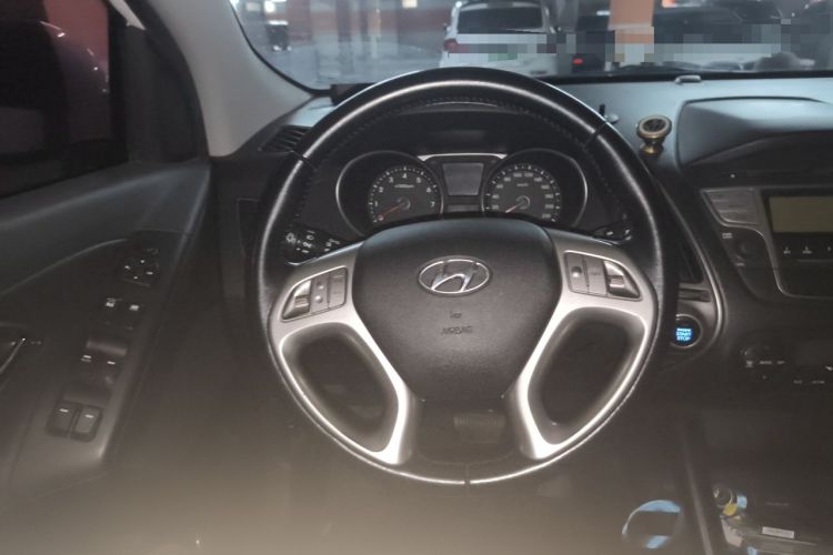 Used Hyundai ix35 2015 2.0L Automatic 2WD Smart Type China IV Steering Wheel