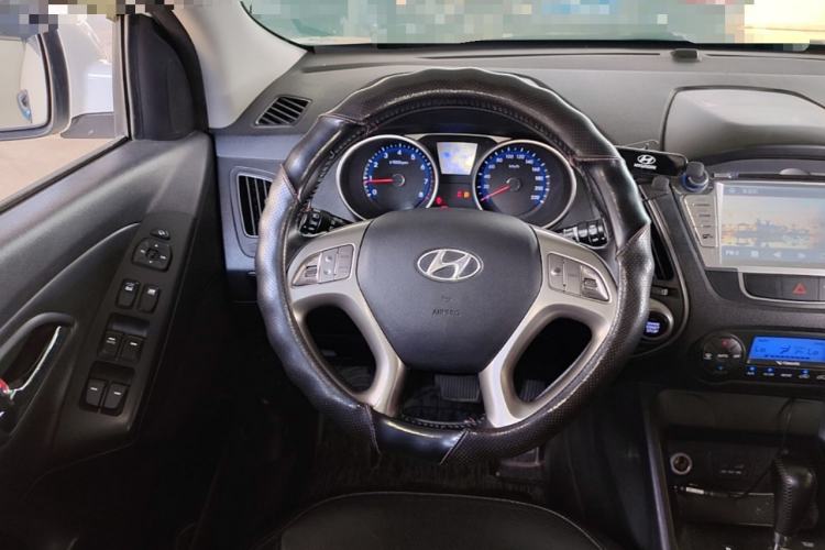 Used Hyundai ix35 2015 2.0L Automatic 2WD Smart Type China IV Steering Wheel