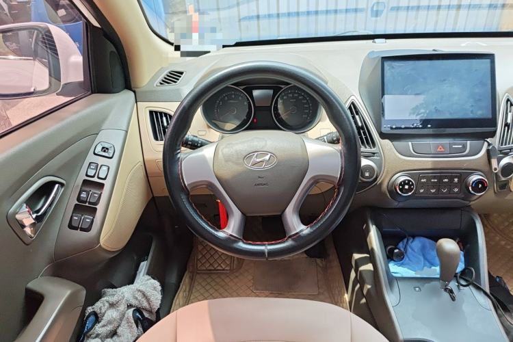Used Hyundai ix35 2015 2.0L Automatic 2WD Comfort Edition China V Standard Steering Wheel