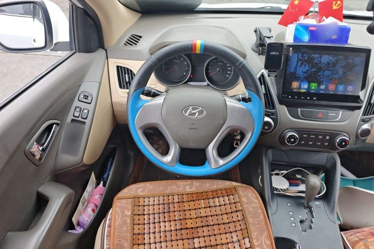 Used Hyundai ix35 2015 2.0L Automatic 2WD Comfort Edition China IV Standard Steering Wheel