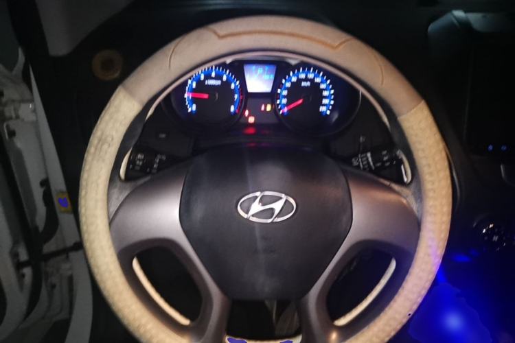 Used Hyundai ix35 2015 2.0L Automatic 2WD Comfort Edition China V Standard Steering Wheel