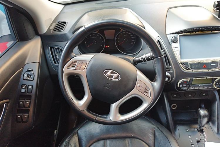 Used Hyundai ix35 2015 2.0L Automatic 2WD Smart Type China IV Steering Wheel