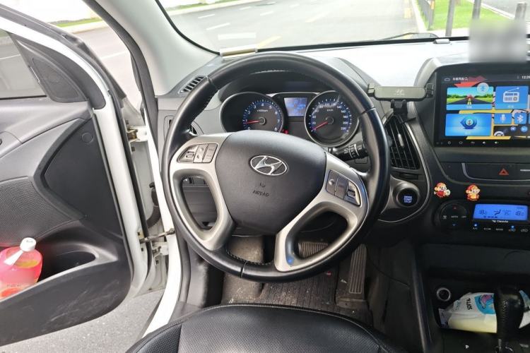 Used Hyundai ix35 2015 2.0L Automatic 2WD Comfort Edition China V Standard Steering Wheel