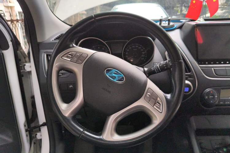Used Hyundai ix35 2015 2.0L Automatic 2WD Smart Version China V Standard Steering Wheel