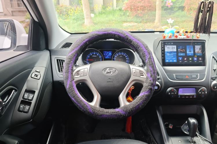 Used Hyundai ix35 2015 2.0L Automatic 2WD Smart Type China IV Steering Wheel