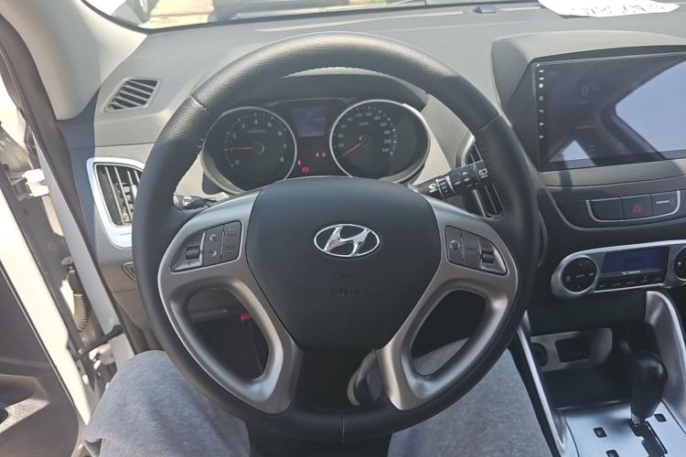 Used Hyundai ix35 2015 2.0L Automatic 2WD Smart Type China IV Steering Wheel