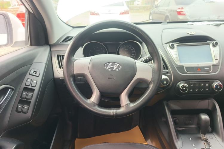 Used Hyundai ix35 2015 2.0L Automatic 2WD Comfort Edition China V Standard Steering Wheel