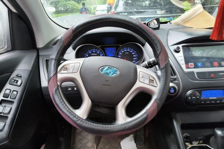 Used Hyundai ix35 2015 2.0L Automatic 2WD Smart Type China IV Steering Wheel