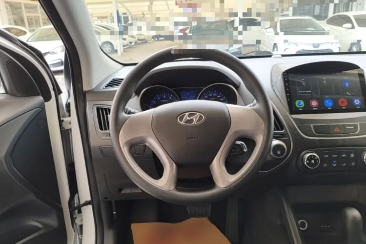 Used Hyundai ix35 2015 2.0L Automatic 2WD Comfort Edition China IV Standard Steering Wheel