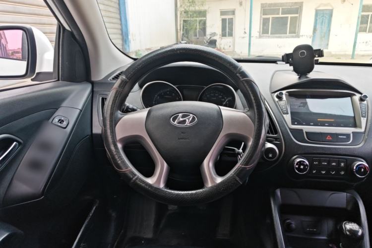 Used Hyundai ix35 2015 2.0L Manual Two-Wheel Drive Comfort Version China V Standard Steering Wheel